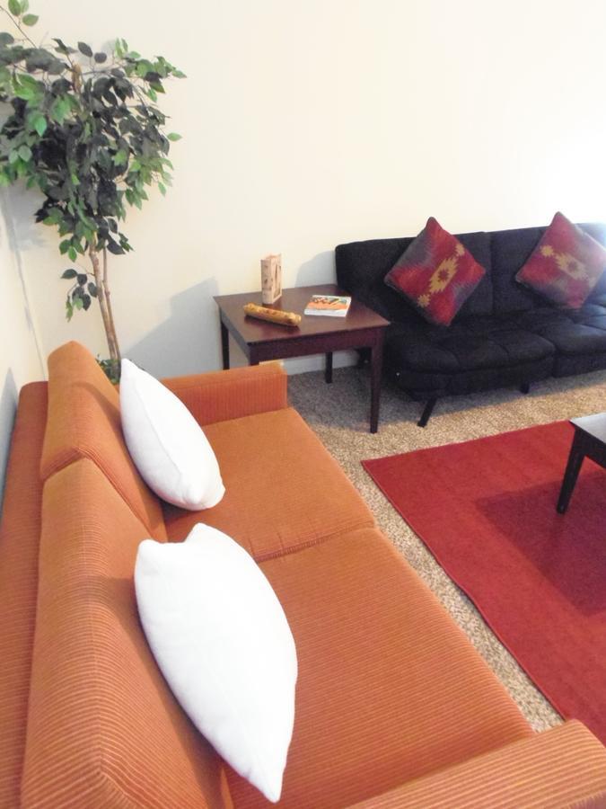 International Hostel Near The Galleria Хюстън Екстериор снимка